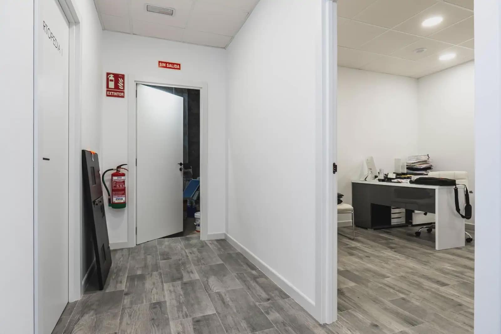 Commercial for sale in Padul - € 186,000 (Ref: 9837140)