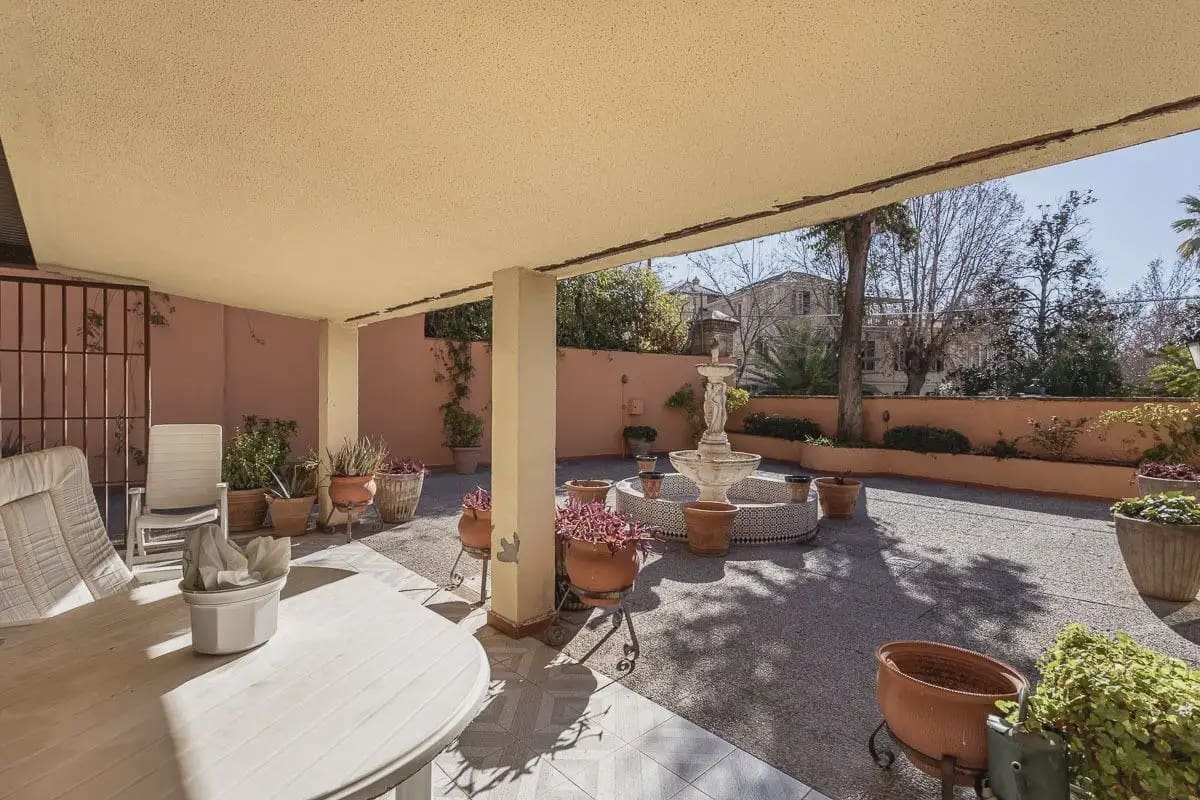 Wohnung zu verkaufen in Granada Stadt mit Pool Garage - 1.360.000 € (Ref: 9837141)