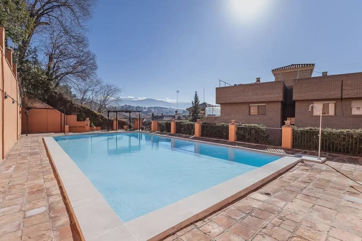Wohnung zu verkaufen in Granada Stadt mit Pool Garage - 1.360.000 € (Ref: 9837141)