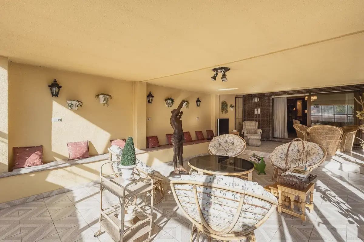 Wohnung zu verkaufen in Granada Stadt mit Pool Garage - 1.360.000 € (Ref: 9837141)