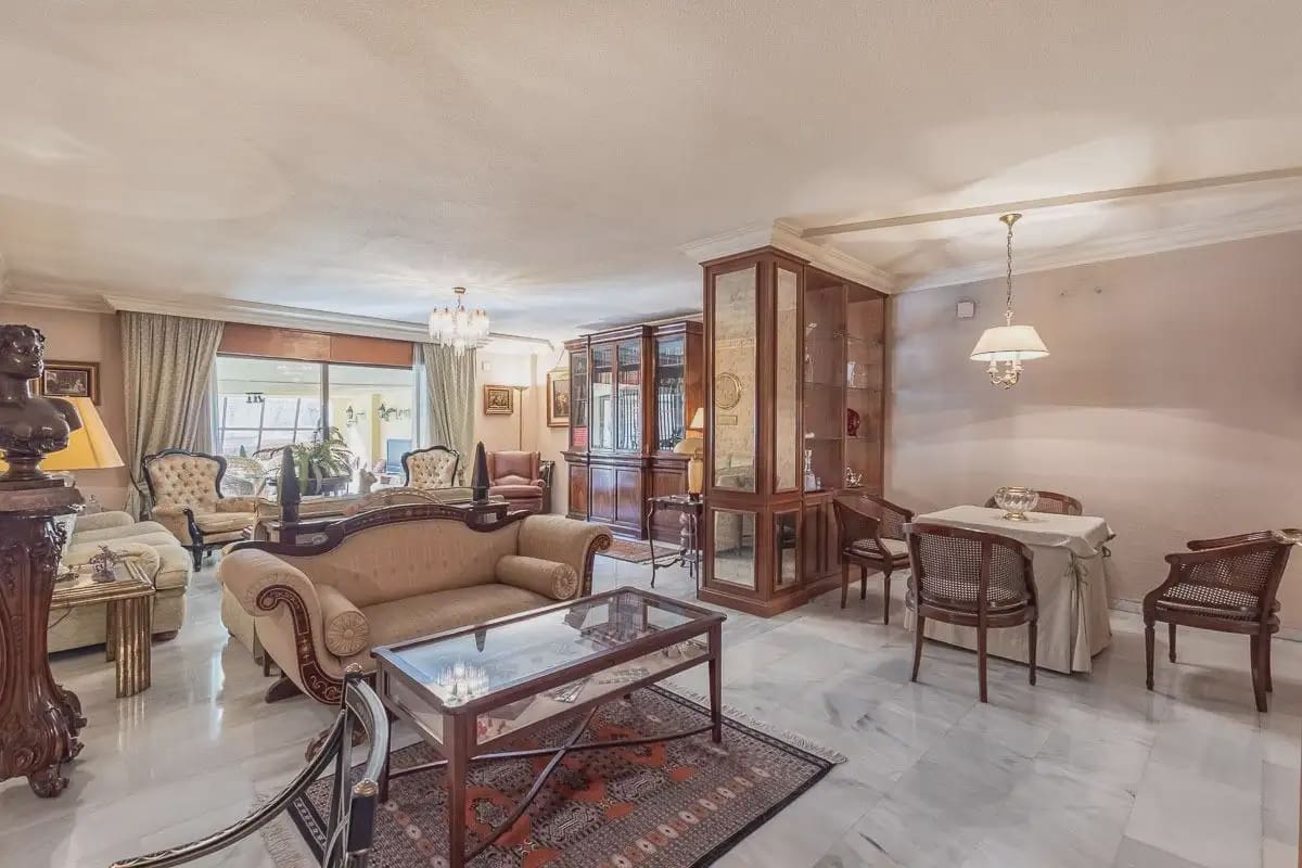 Wohnung zu verkaufen in Granada Stadt mit Pool Garage - 1.360.000 € (Ref: 9837141)