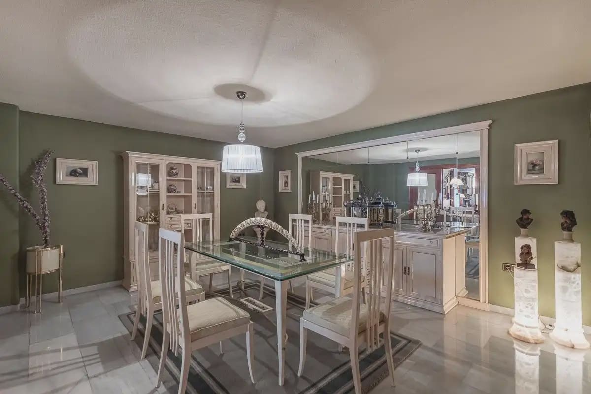 Wohnung zu verkaufen in Granada Stadt mit Pool Garage - 1.360.000 € (Ref: 9837141)