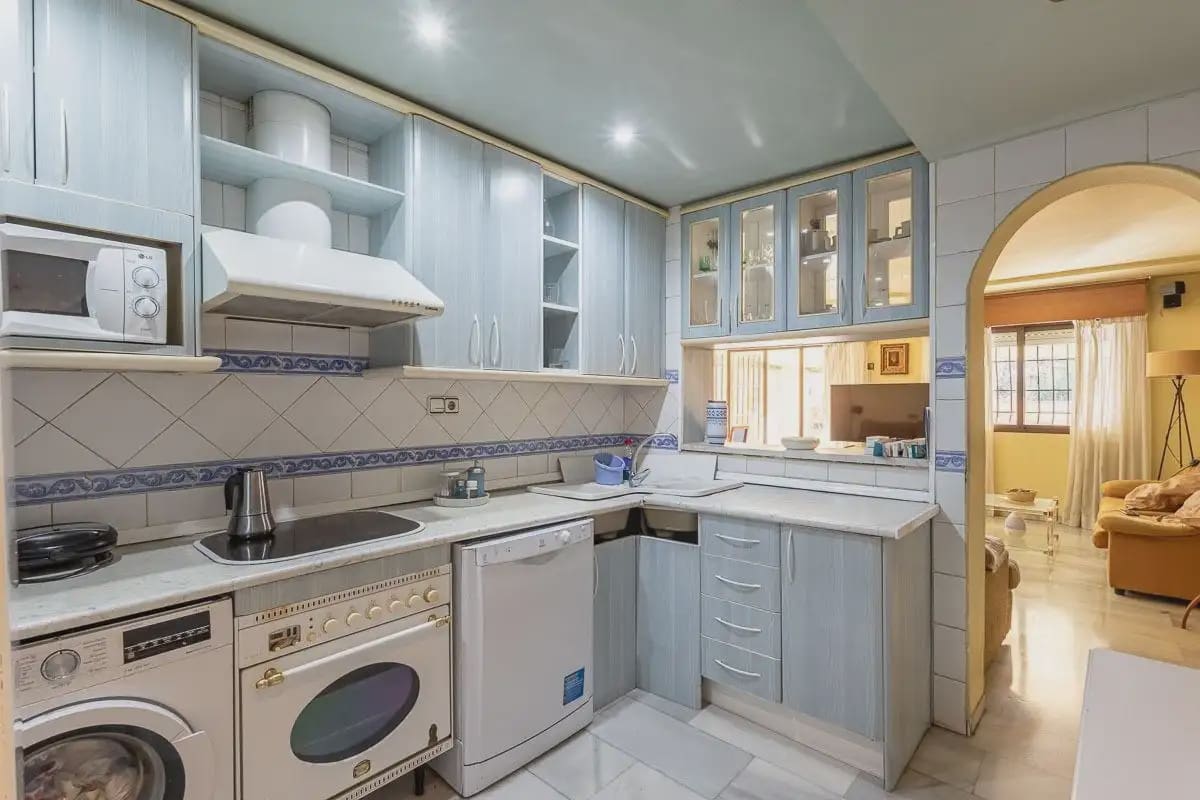 Wohnung zu verkaufen in Granada Stadt mit Pool Garage - 1.360.000 € (Ref: 9837141)