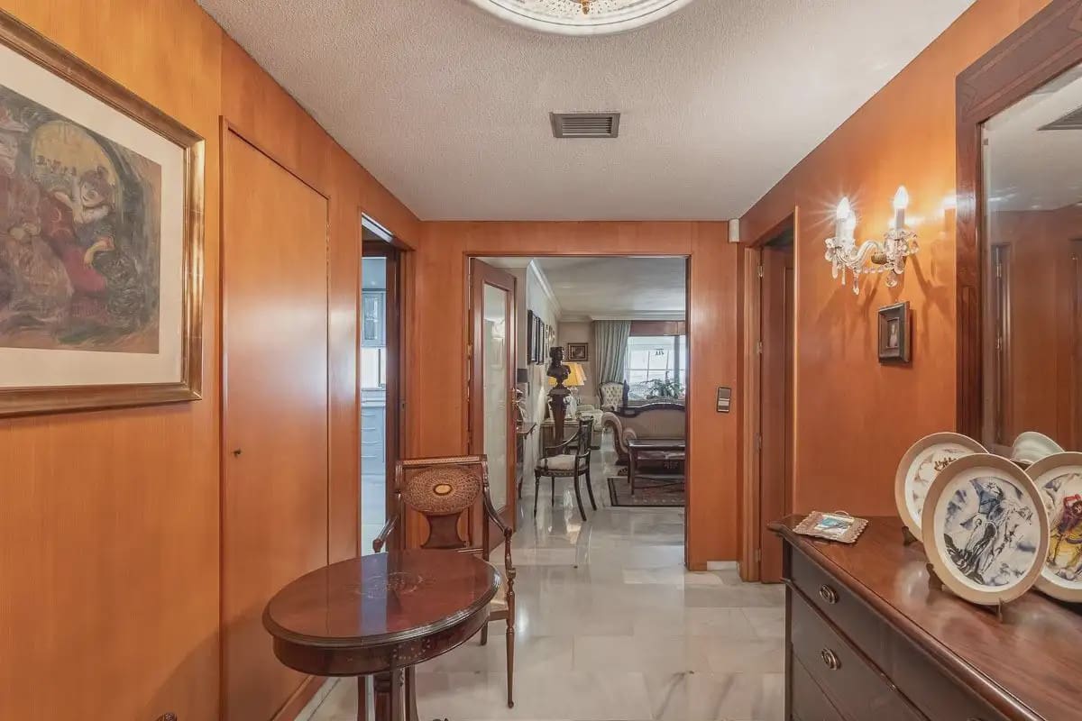 Wohnung zu verkaufen in Granada Stadt mit Pool Garage - 1.360.000 € (Ref: 9837141)