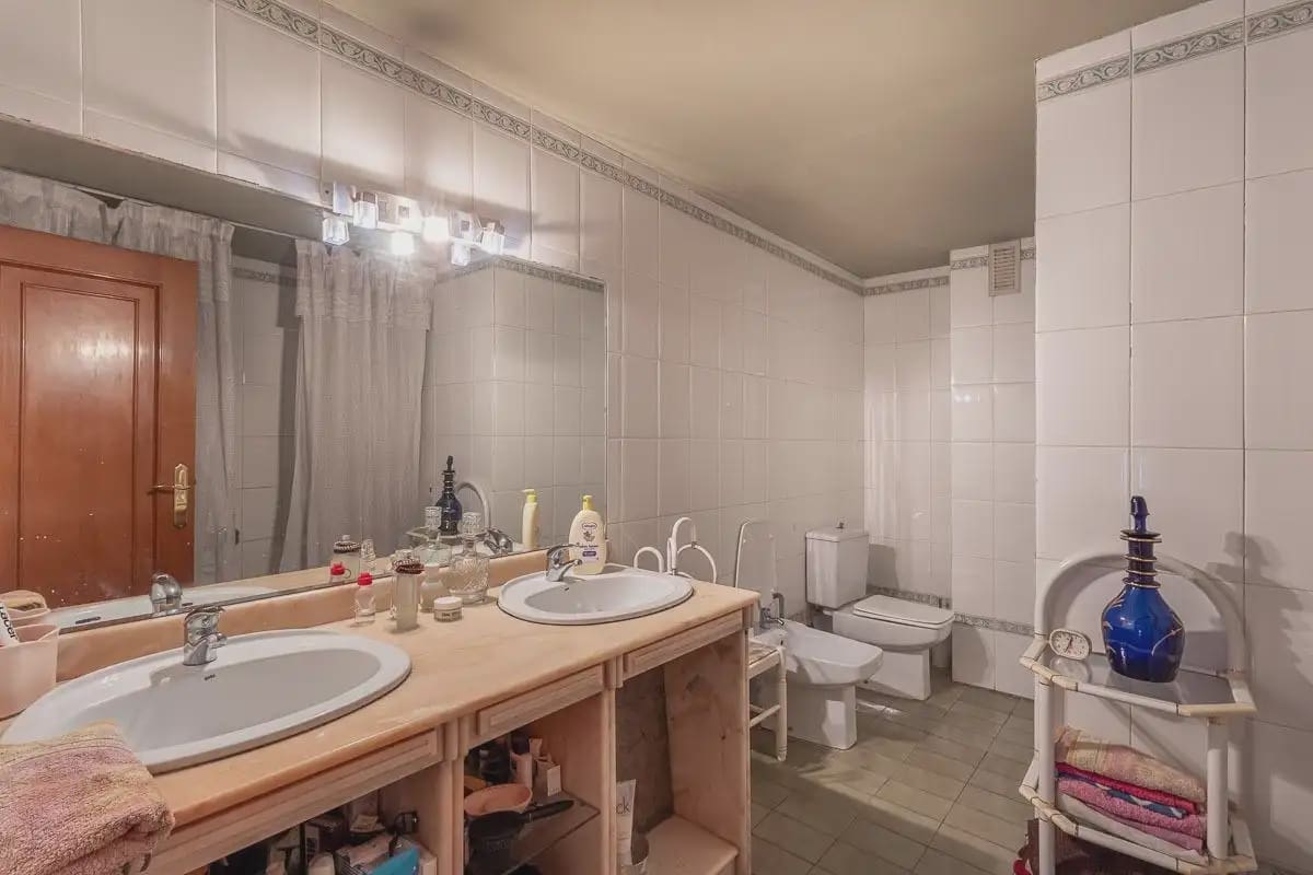 Wohnung zu verkaufen in Granada Stadt mit Pool Garage - 1.360.000 € (Ref: 9837141)