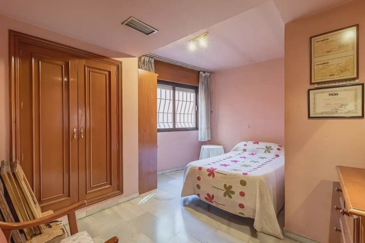 Wohnung zu verkaufen in Granada Stadt mit Pool Garage - 1.360.000 € (Ref: 9837141)