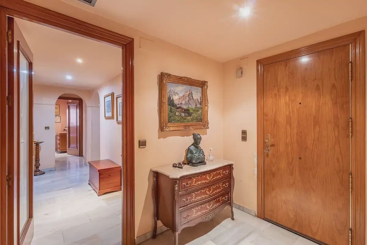Wohnung zu verkaufen in Granada Stadt mit Pool Garage - 1.360.000 € (Ref: 9837141)