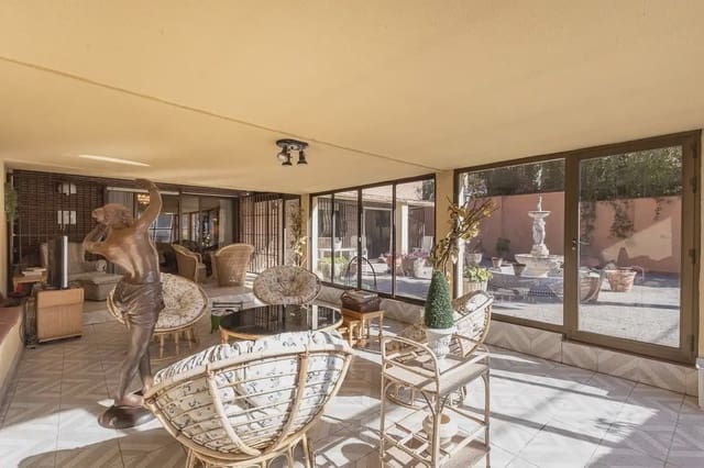 Leilighet til salgs i San Matías - Realejo, Granada by med svømmebasseng garasje - € 1 360 000 (Ref: 9837141)