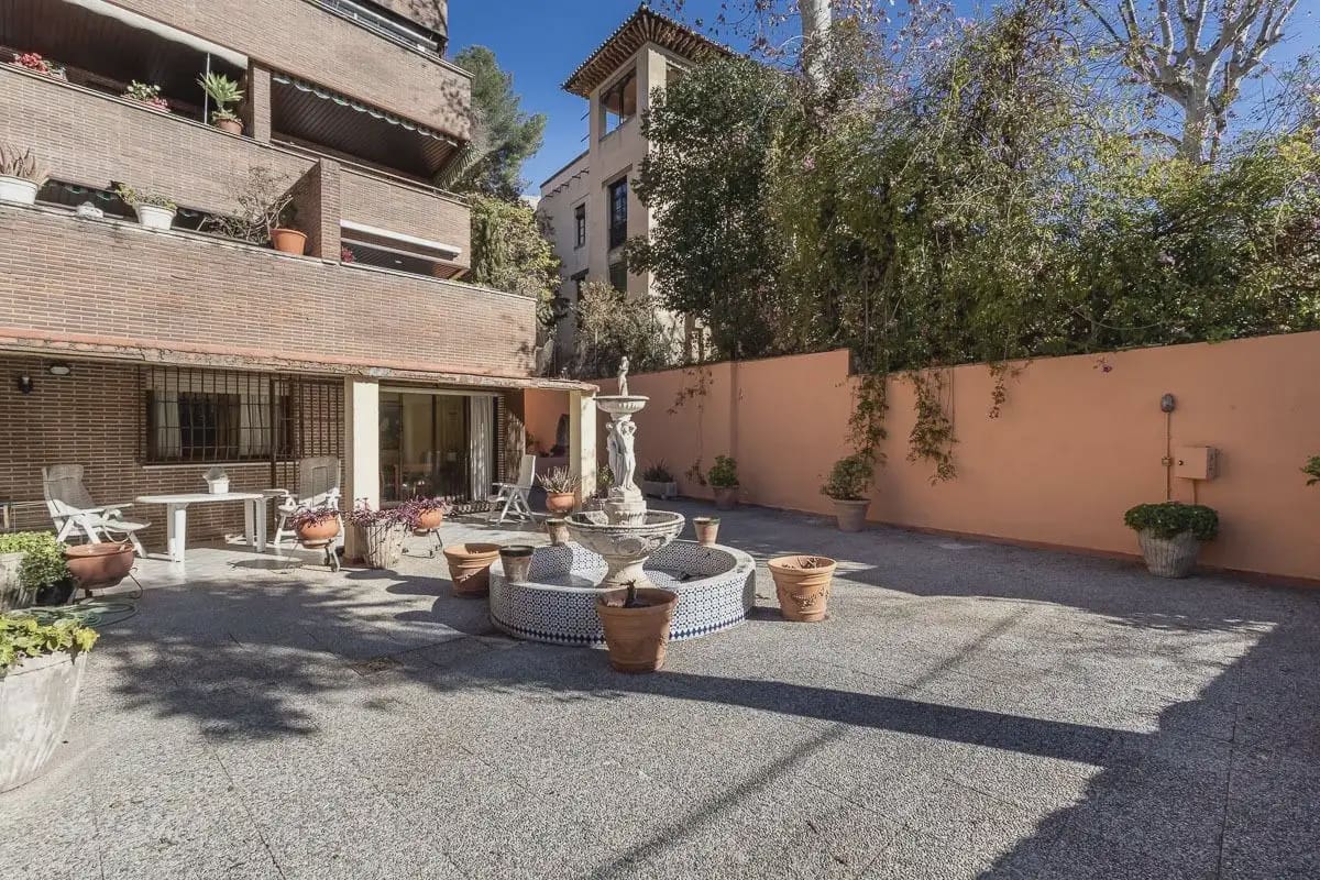 Wohnung zu verkaufen in Granada Stadt mit Pool Garage - 1.360.000 € (Ref: 9837141)