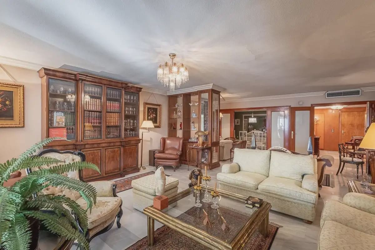 Wohnung zu verkaufen in Granada Stadt mit Pool Garage - 1.360.000 € (Ref: 9837141)