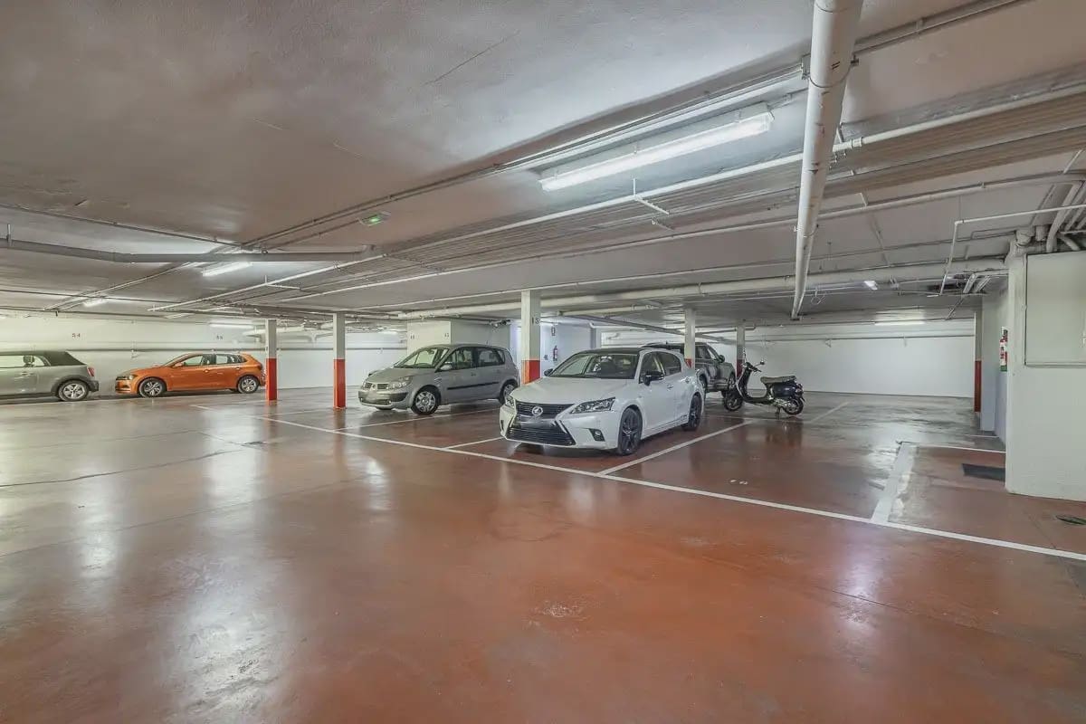 Wohnung zu verkaufen in Granada Stadt mit Pool Garage - 1.360.000 € (Ref: 9837141)