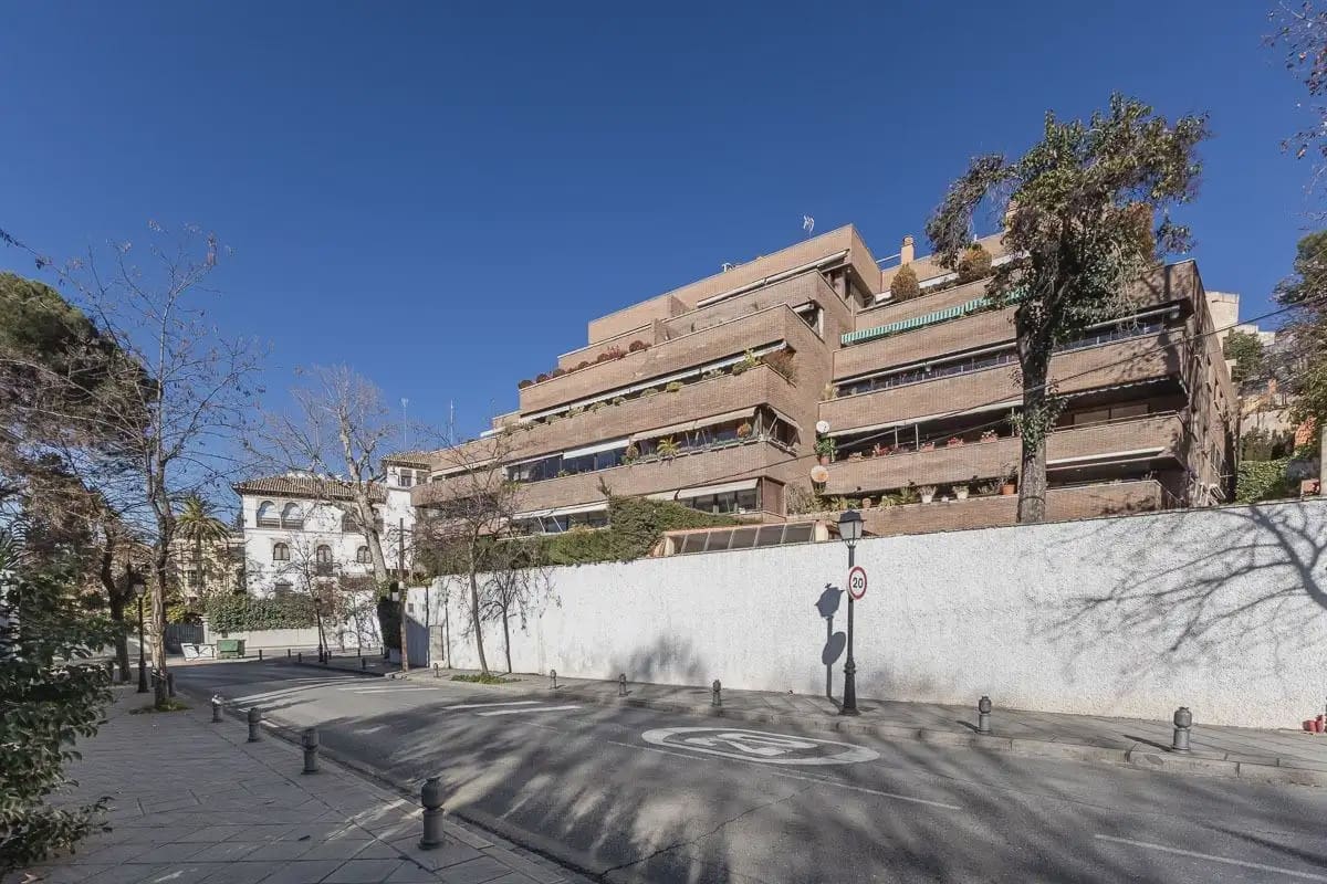 Wohnung zu verkaufen in Granada Stadt mit Pool Garage - 1.360.000 € (Ref: 9837141)