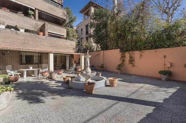 Leilighet til salgs i San Matías - Realejo, Granada by med svømmebasseng garasje - € 1 360 000 (Ref: 9837141)