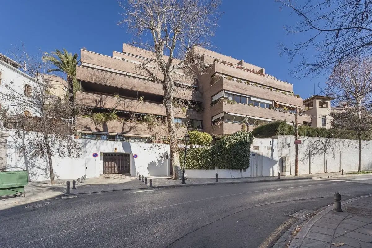 Wohnung zu verkaufen in Granada Stadt mit Pool Garage - 1.360.000 € (Ref: 9837141)
