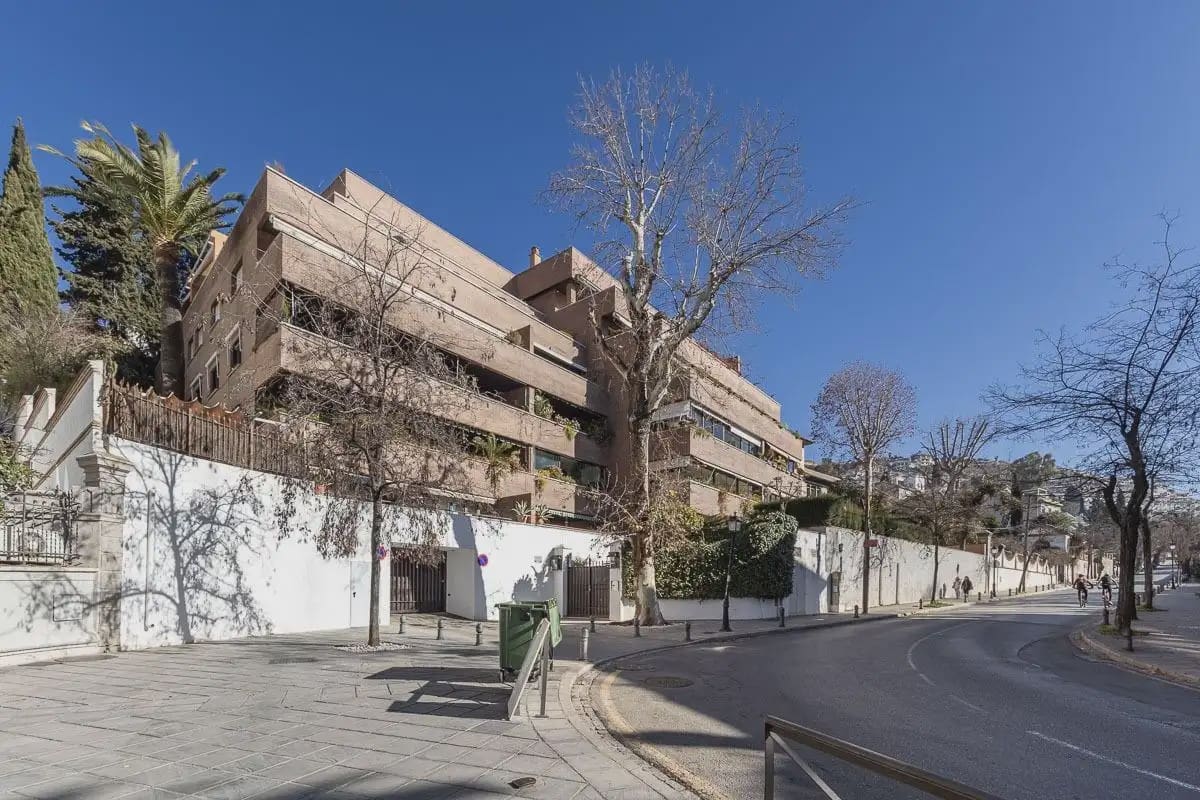 Wohnung zu verkaufen in Granada Stadt mit Pool Garage - 1.360.000 € (Ref: 9837141)
