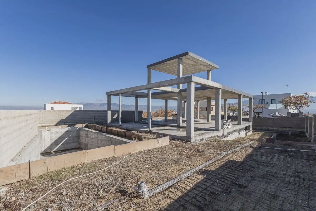 Villa zu verkaufen in Las Gabias mit Pool Garage - 255.000 € (Ref: 9837144)