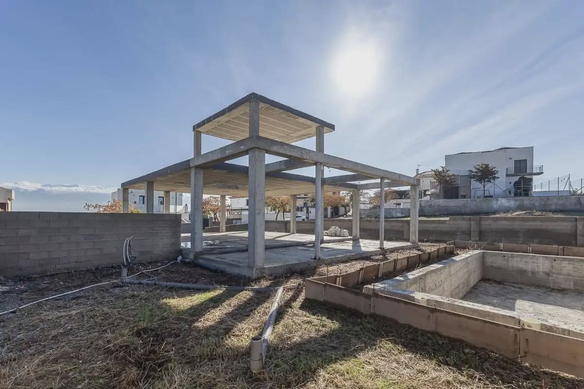 Villa zu verkaufen in Las Gabias mit Pool Garage - 255.000 € (Ref: 9837144)