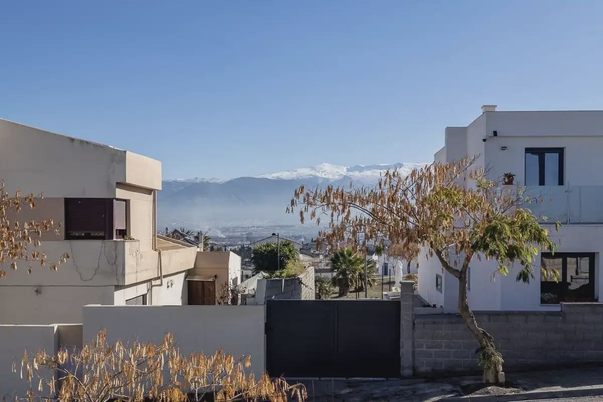 Villa zu verkaufen in Las Gabias mit Pool Garage - 255.000 € (Ref: 9837144)