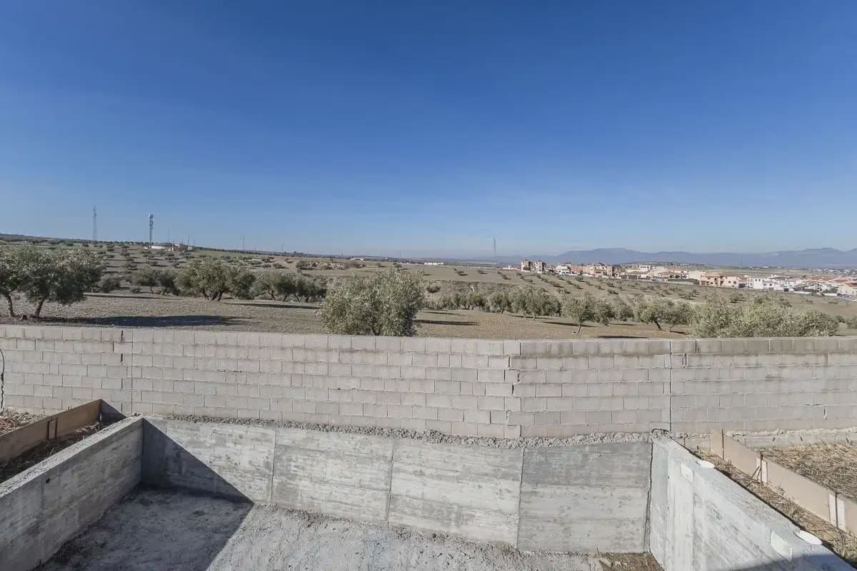Villa zu verkaufen in Las Gabias mit Pool Garage - 255.000 € (Ref: 9837144)