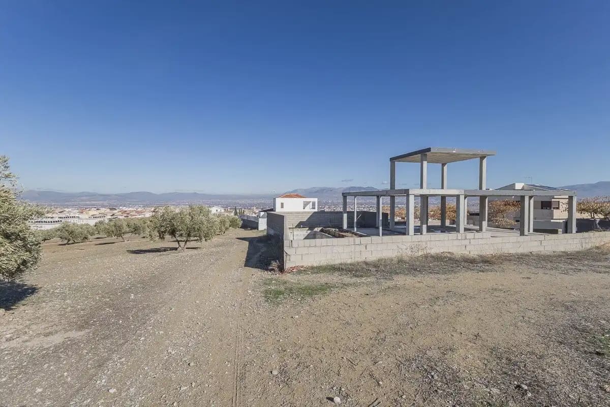Villa zu verkaufen in Las Gabias mit Pool Garage - 255.000 € (Ref: 9837144)
