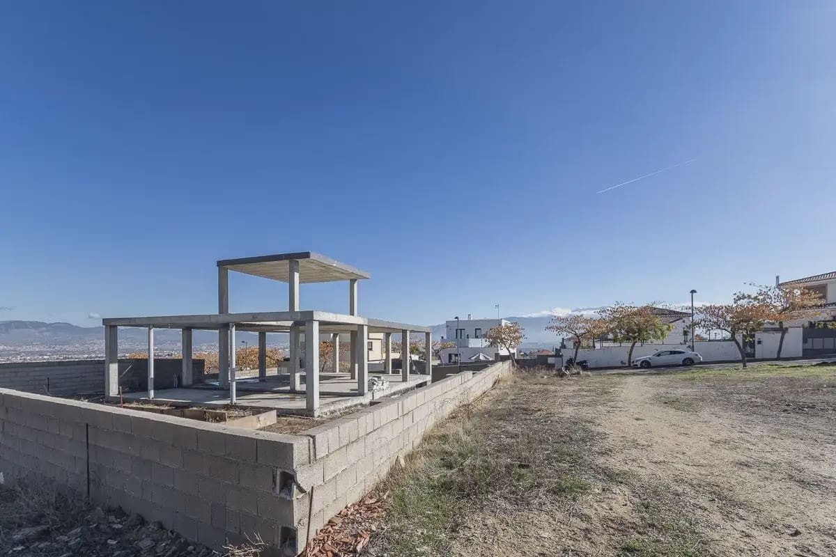Villa zu verkaufen in Las Gabias mit Pool Garage - 255.000 € (Ref: 9837144)