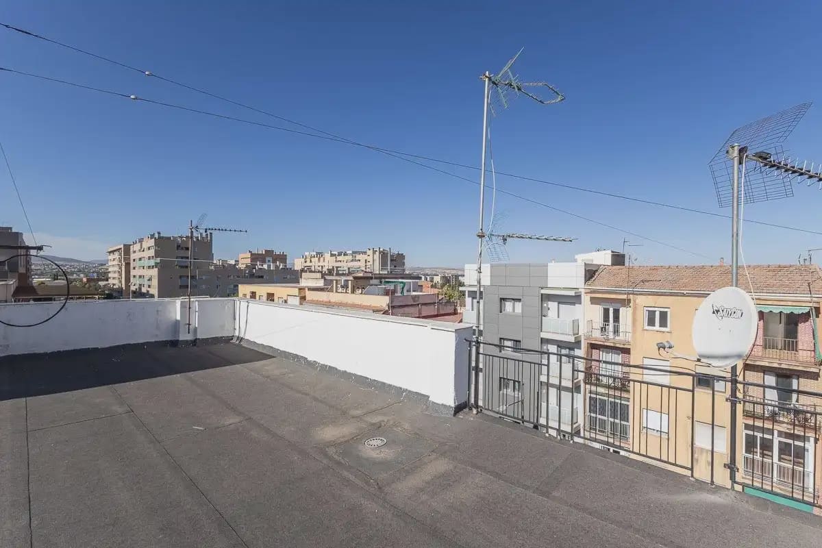 Piso en Granada ciudad en venta - 220.000 € (Ref: 9837145)