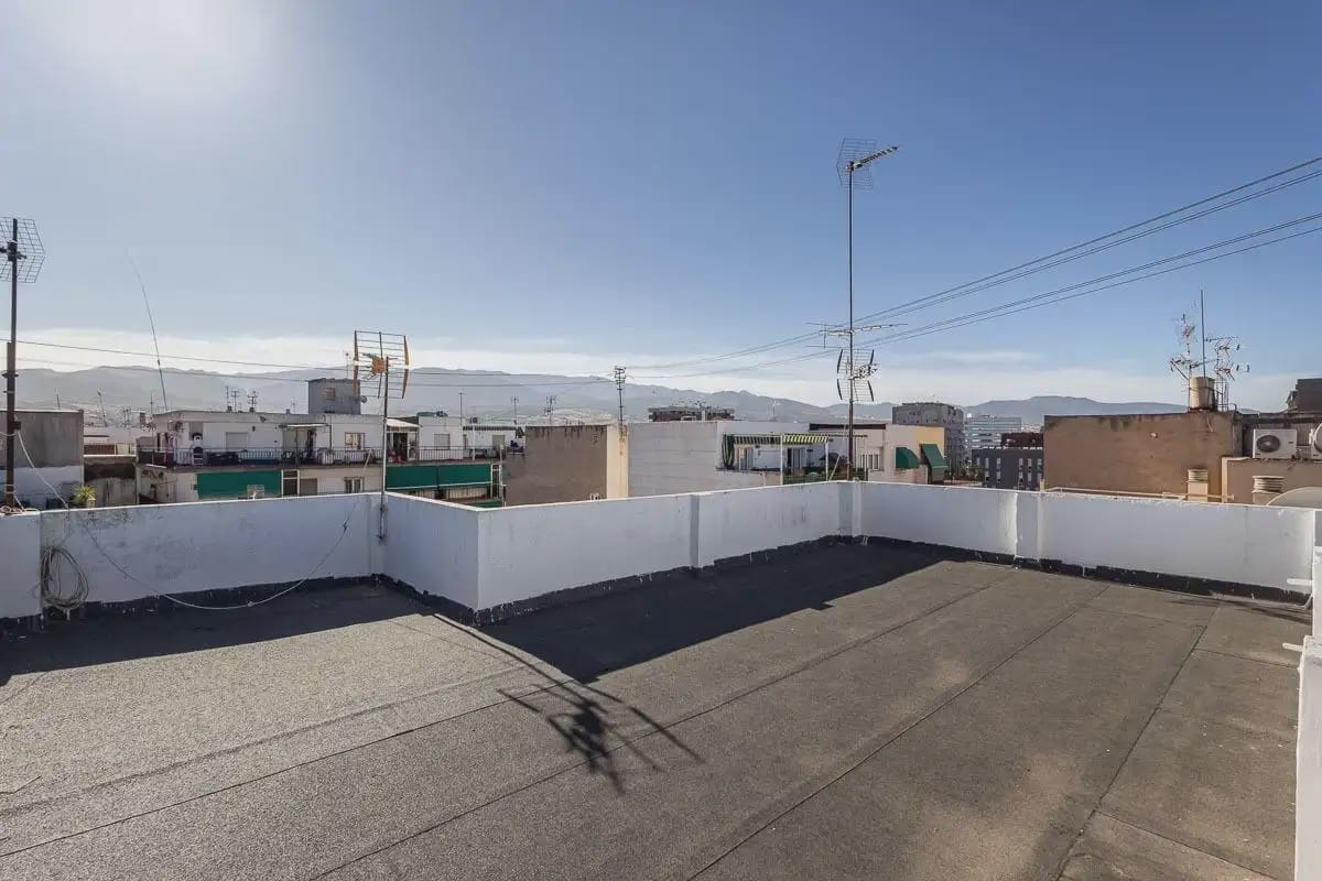 Piso en Granada ciudad en venta - 220.000 € (Ref: 9837145)