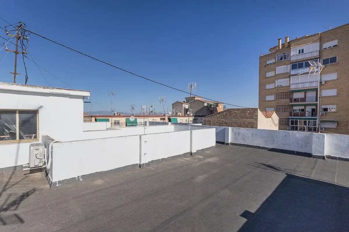 Piso en Granada ciudad en venta - 220.000 € (Ref: 9837145)