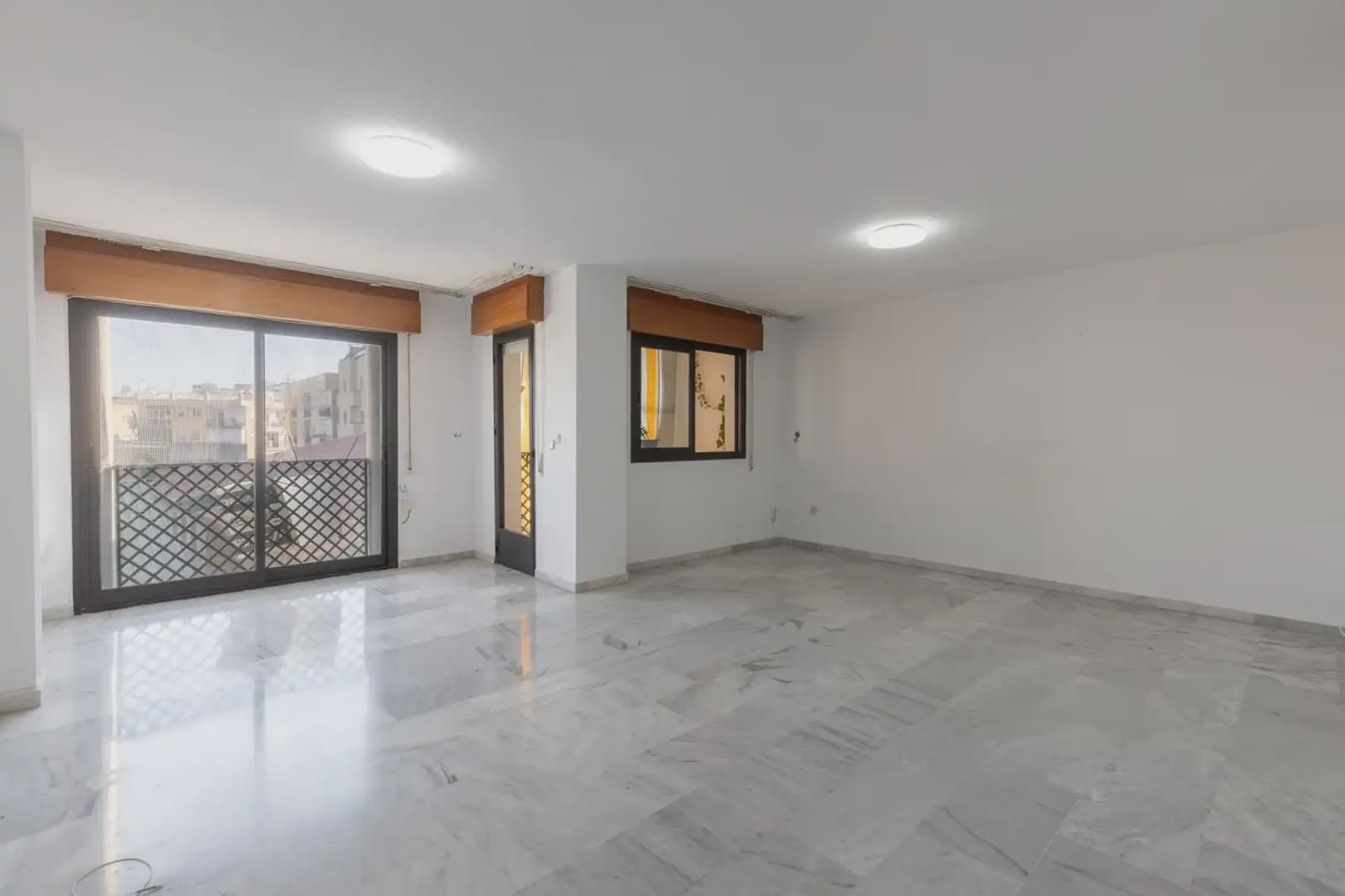 Flat for sale in Almunecar - € 329,000 (Ref: 9837148)