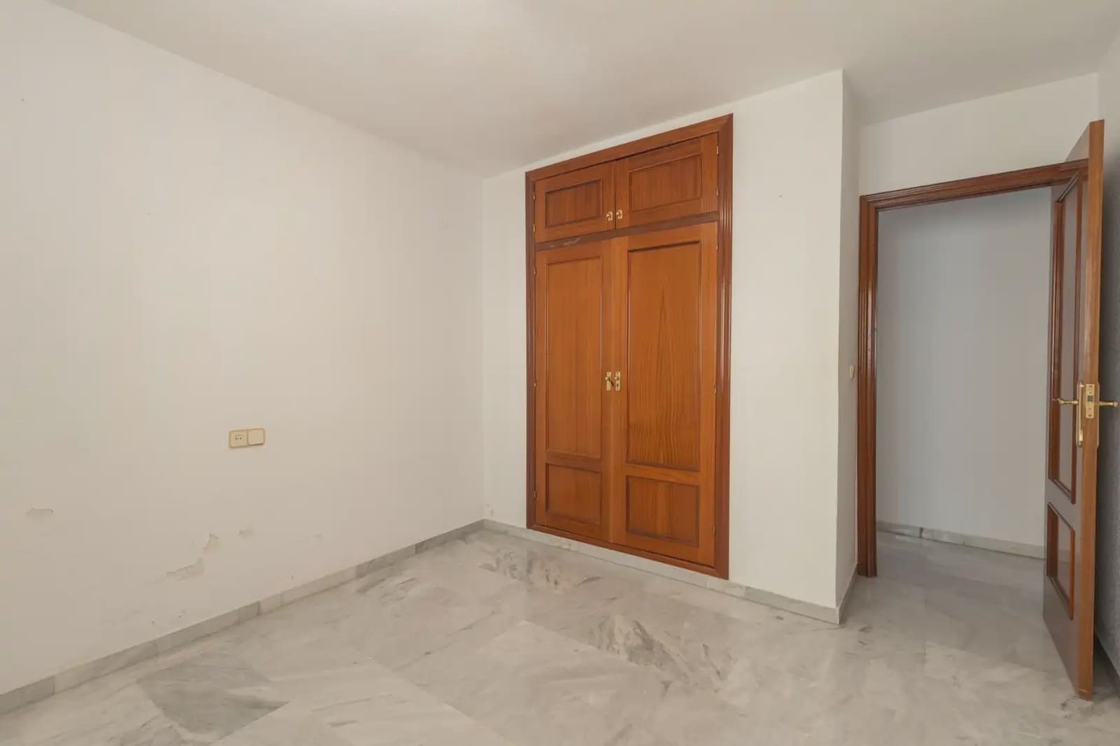Flat for sale in Almunecar - € 329,000 (Ref: 9837148)