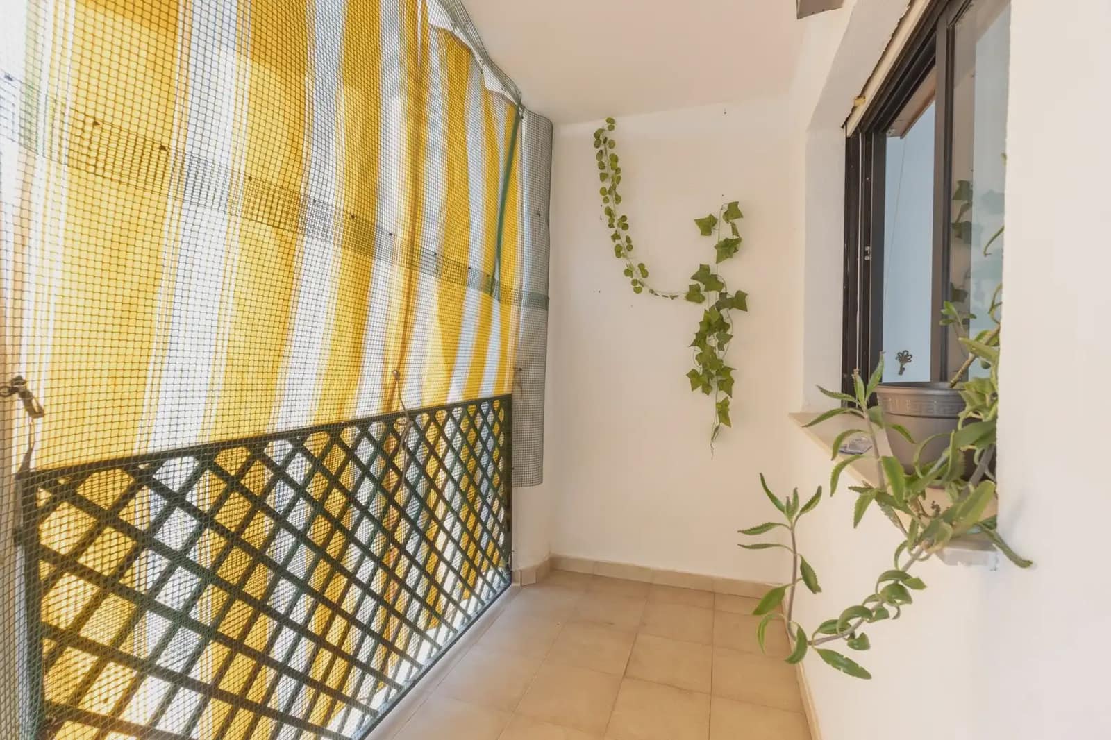 Flat for sale in Almunecar - € 329,000 (Ref: 9837148)