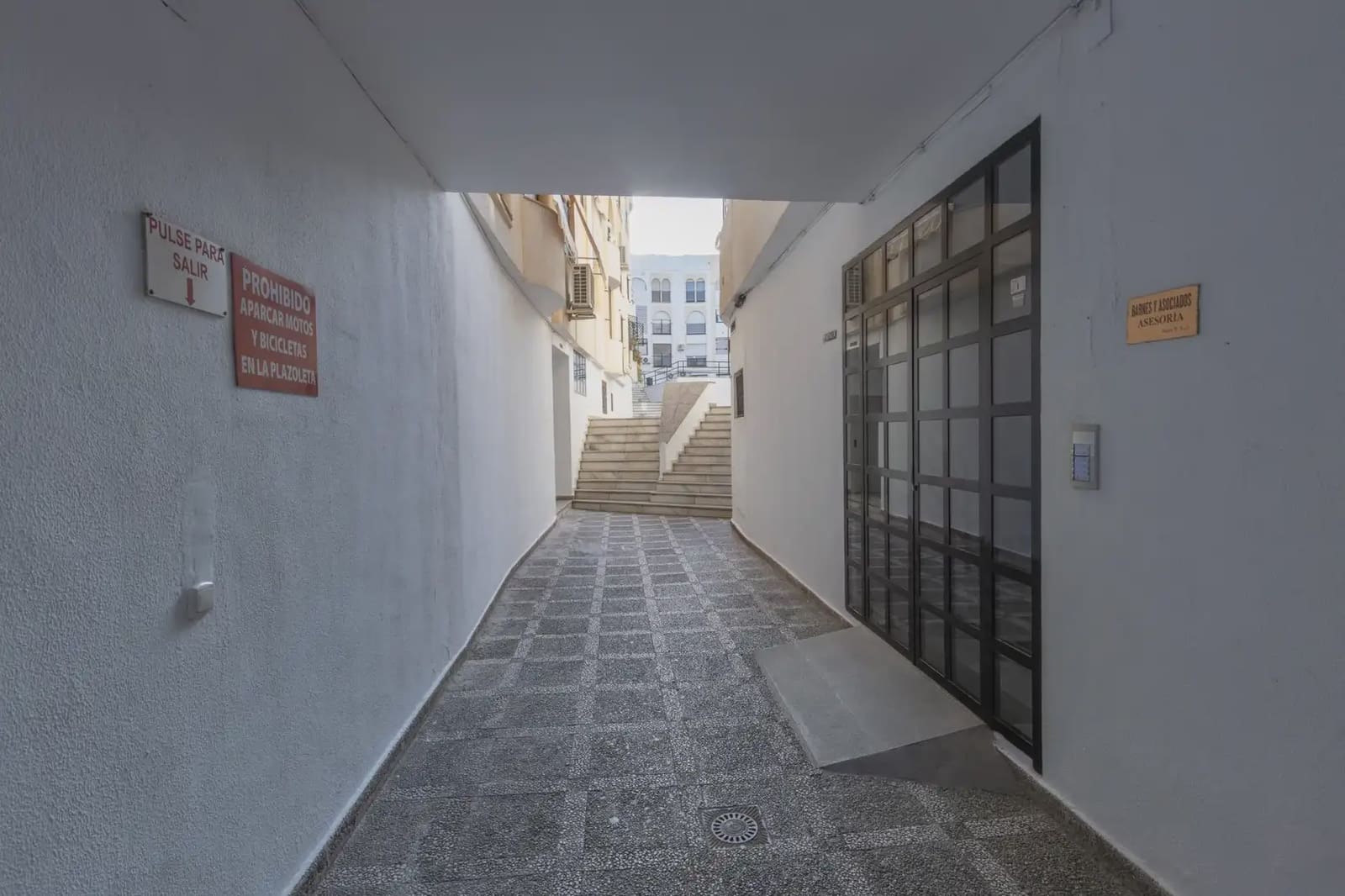 Flat for sale in Almunecar - € 329,000 (Ref: 9837148)