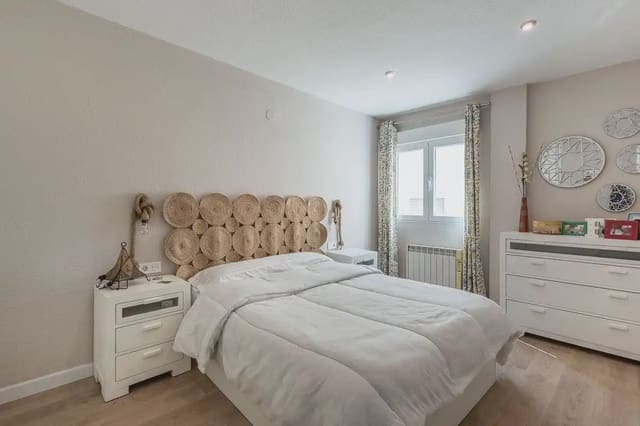 2 soverom Leilighet til salgs i Centro - Sagrario, Granada by - € 239 000 (Ref: 9837150)