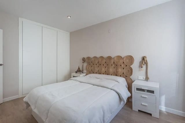 2 soverom Leilighet til salgs i Centro - Sagrario, Granada by - € 239 000 (Ref: 9837150)