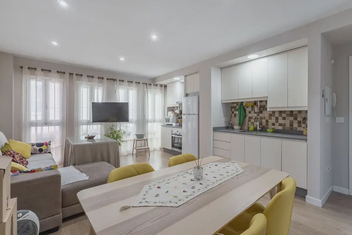 Flat te koop in Granada stad - € 250.000 (Ref: 9837150)