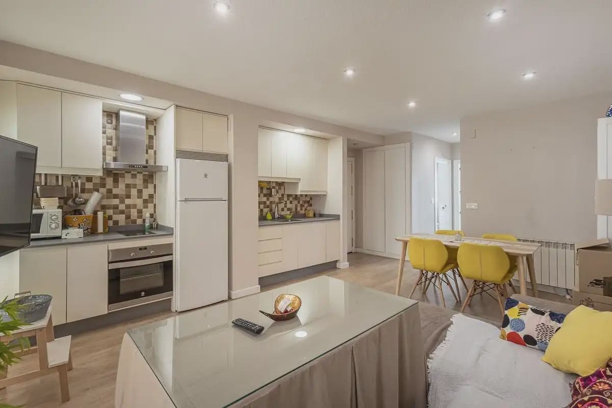 Flat te koop in Granada stad - € 250.000 (Ref: 9837150)