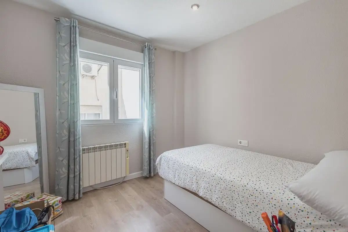Flat te koop in Granada stad - € 250.000 (Ref: 9837150)