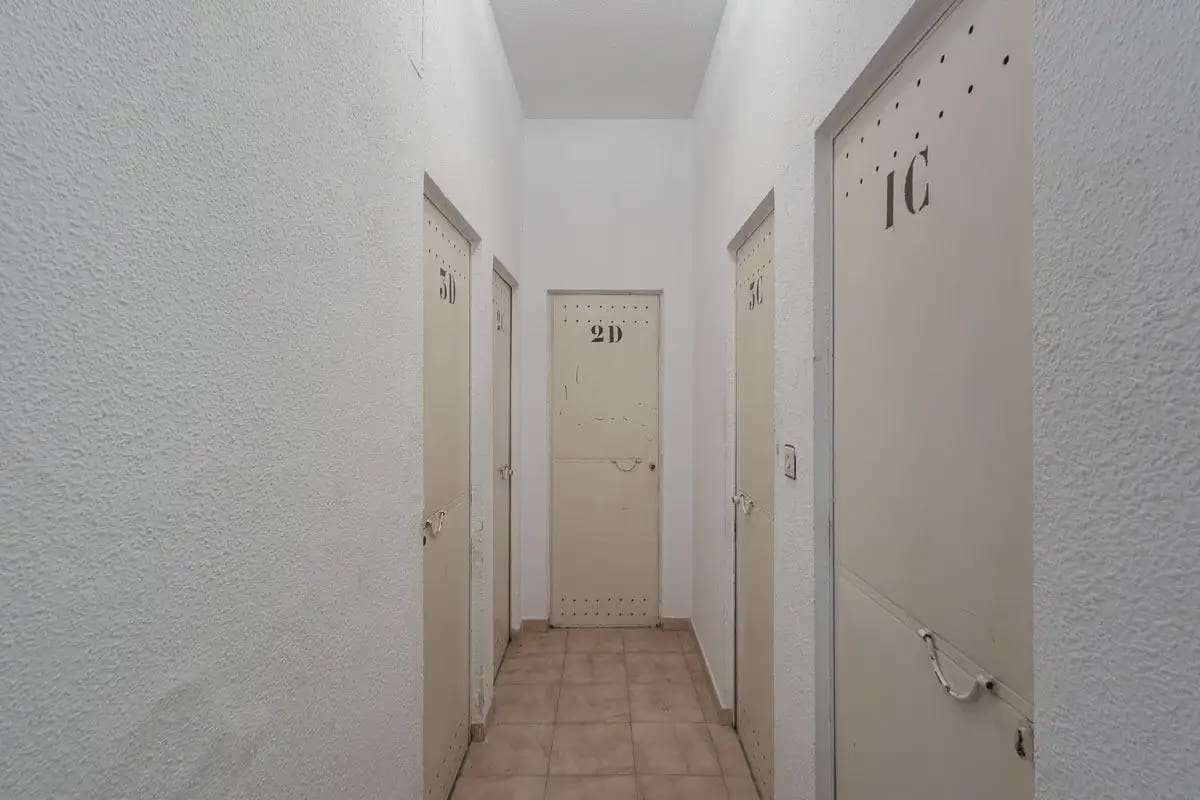 Flat te koop in Granada stad - € 250.000 (Ref: 9837150)