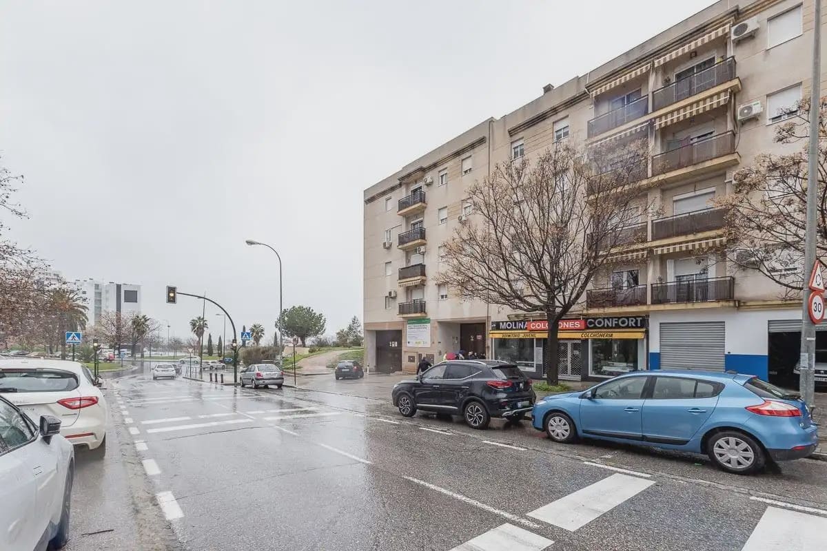 Asunto myytävänä paikassa Granada kaupunki mukana 
autotalli - 175 000 € (Ref: 9837151)