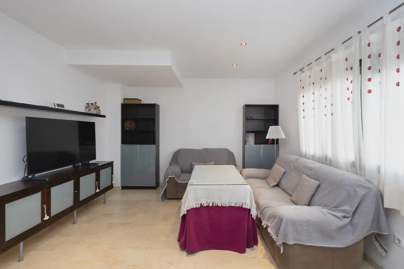 Villa til salg i Jun med garage - € 260.000 (Ref: 9837152)