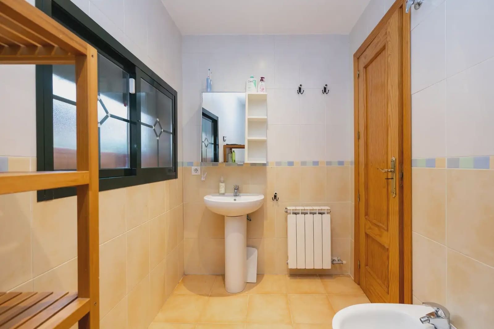 Villa til salg i Jun med garage - € 260.000 (Ref: 9837152)