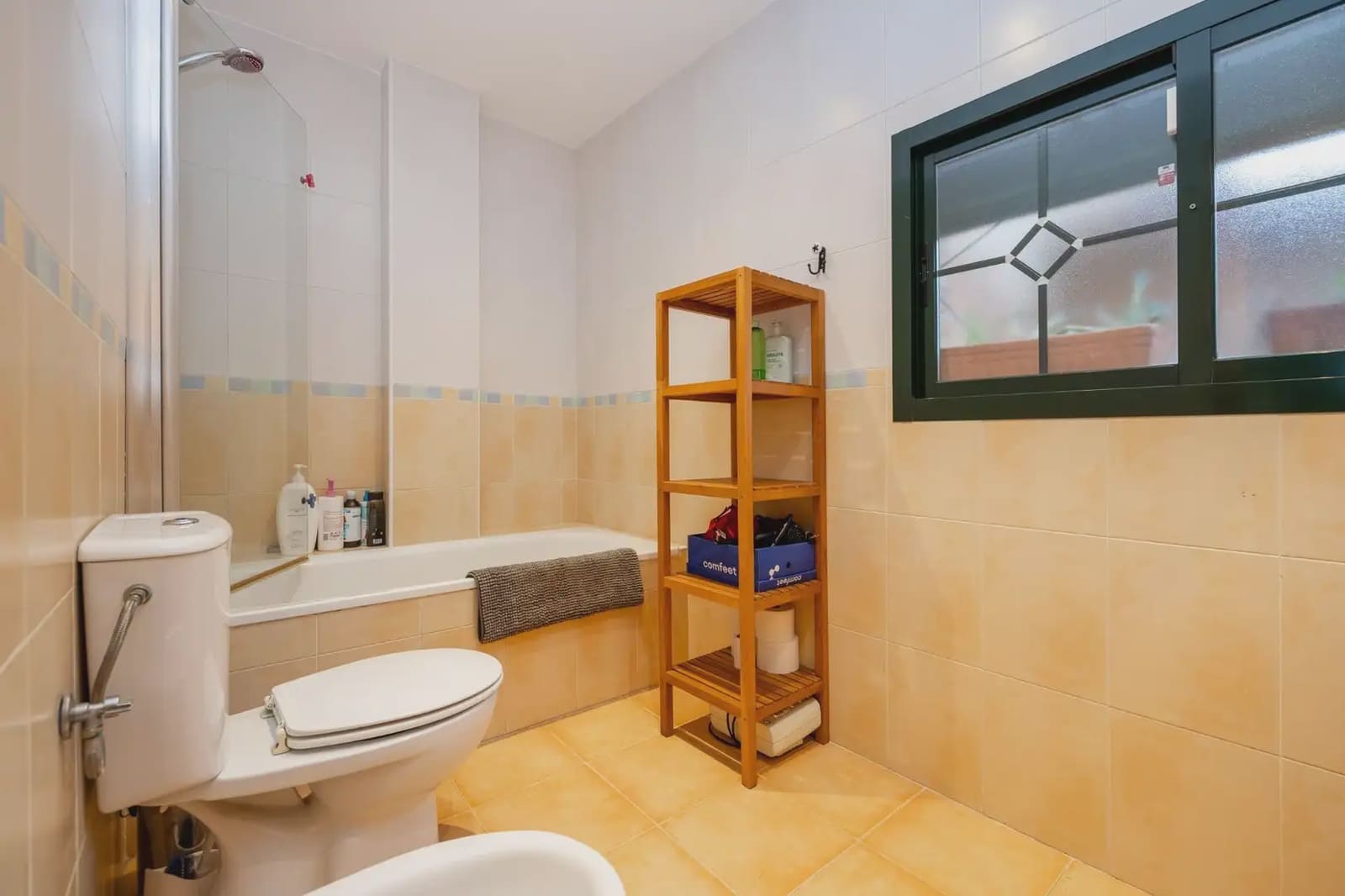 Villa til salg i Jun med garage - € 260.000 (Ref: 9837152)