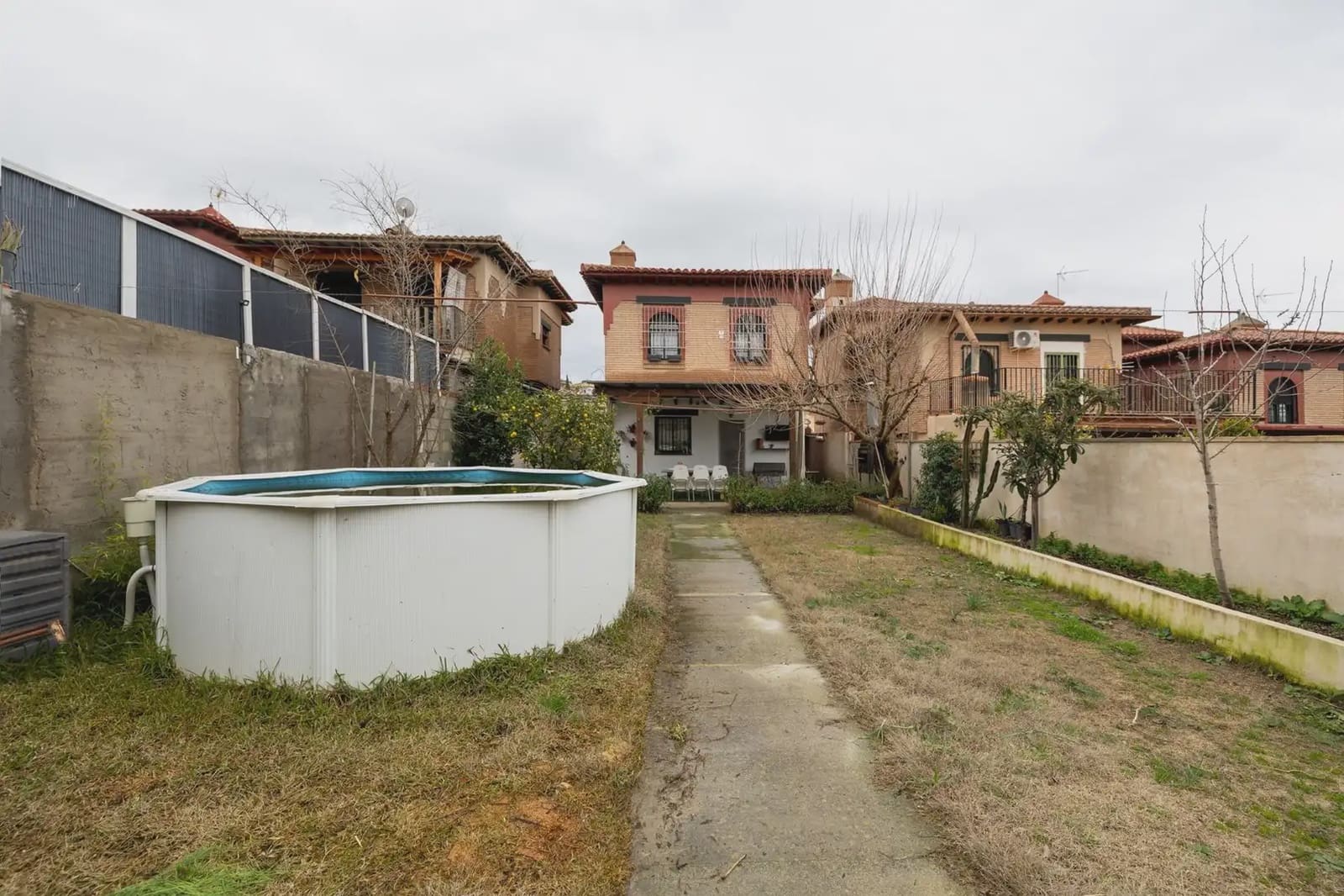 Villa til salg i Jun med garage - € 260.000 (Ref: 9837152)