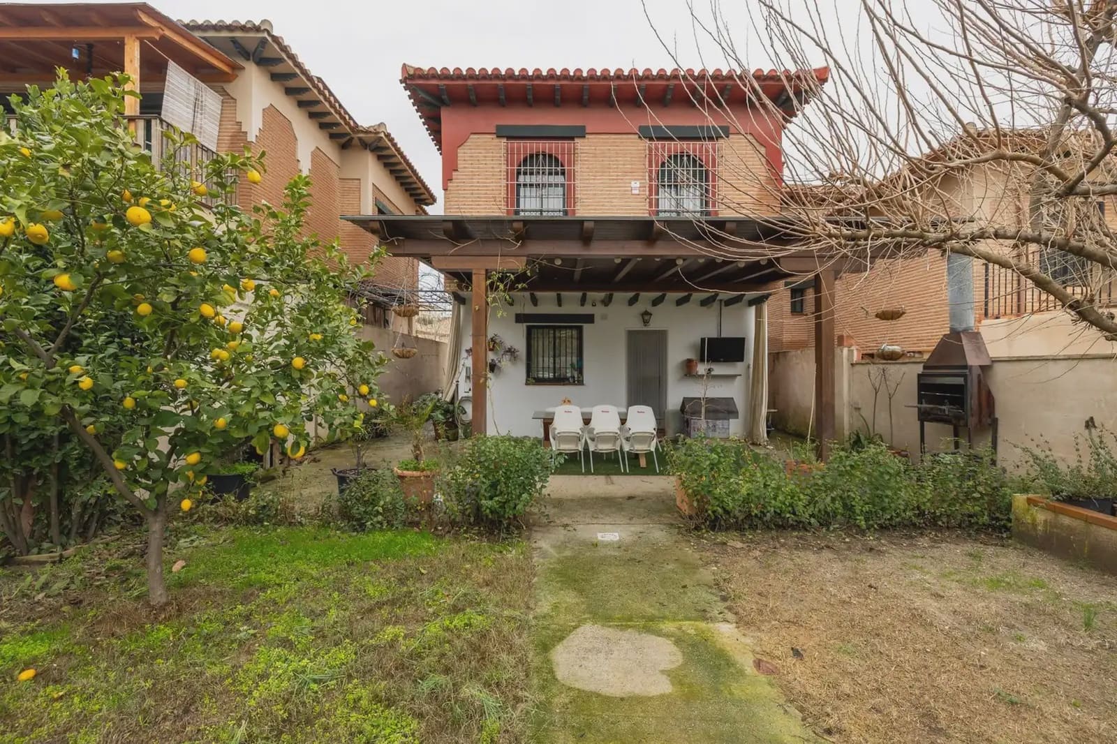 Villa til salg i Jun med garage - € 260.000 (Ref: 9837152)