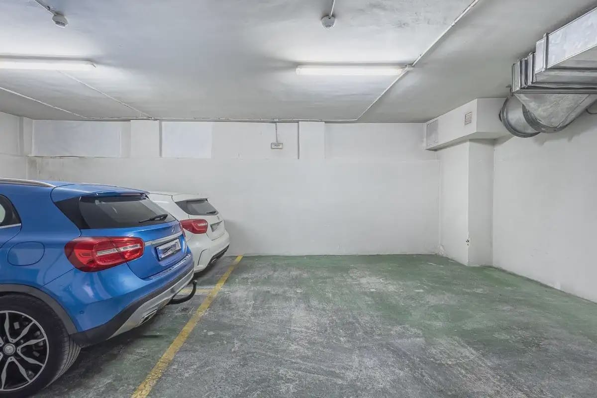 Garage for sale in Granada city - € 69,000 (Ref: 9837153)