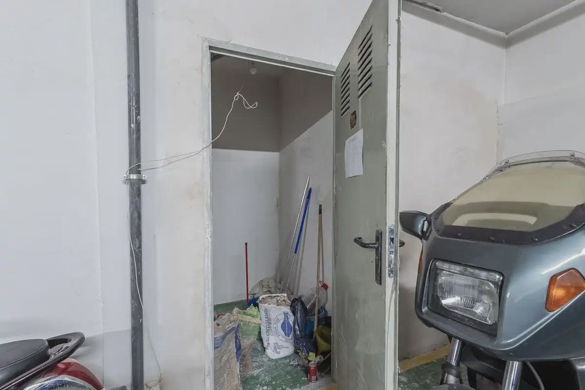 Garage for sale in Granada city - € 69,000 (Ref: 9837153)