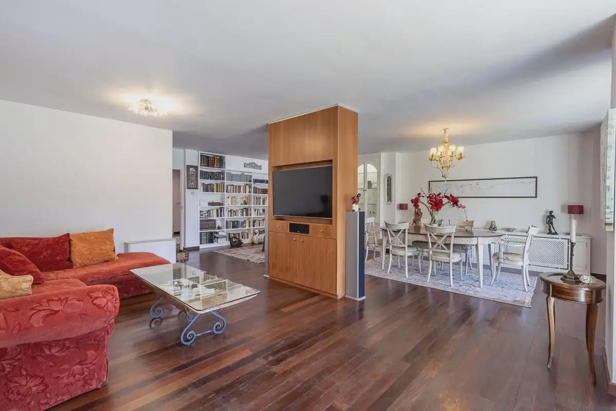 Villa for sale in Granada city with pool garage - € 1,100,000 (Ref: 9837154)
