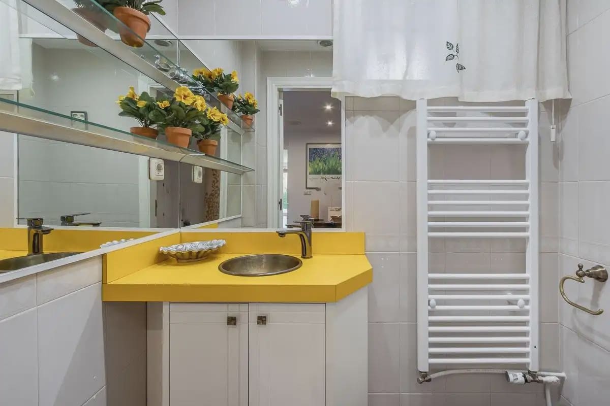 Villa for sale in Granada city with pool garage - € 1,100,000 (Ref: 9837154)