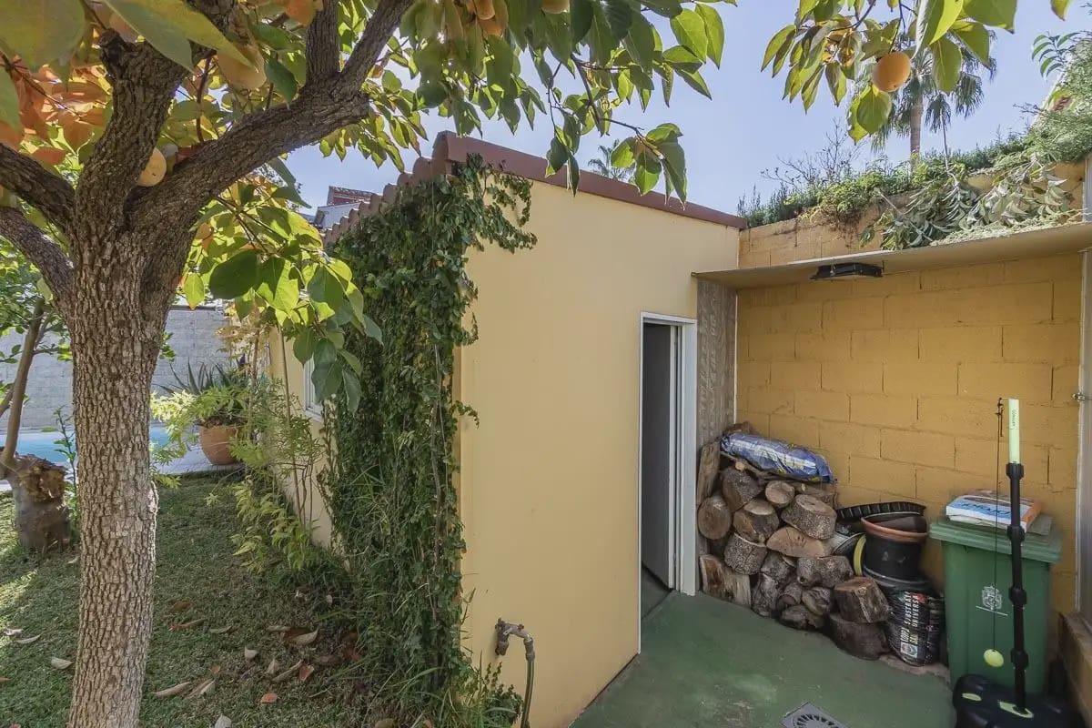 Villa for sale in Granada city with pool garage - € 1,100,000 (Ref: 9837154)