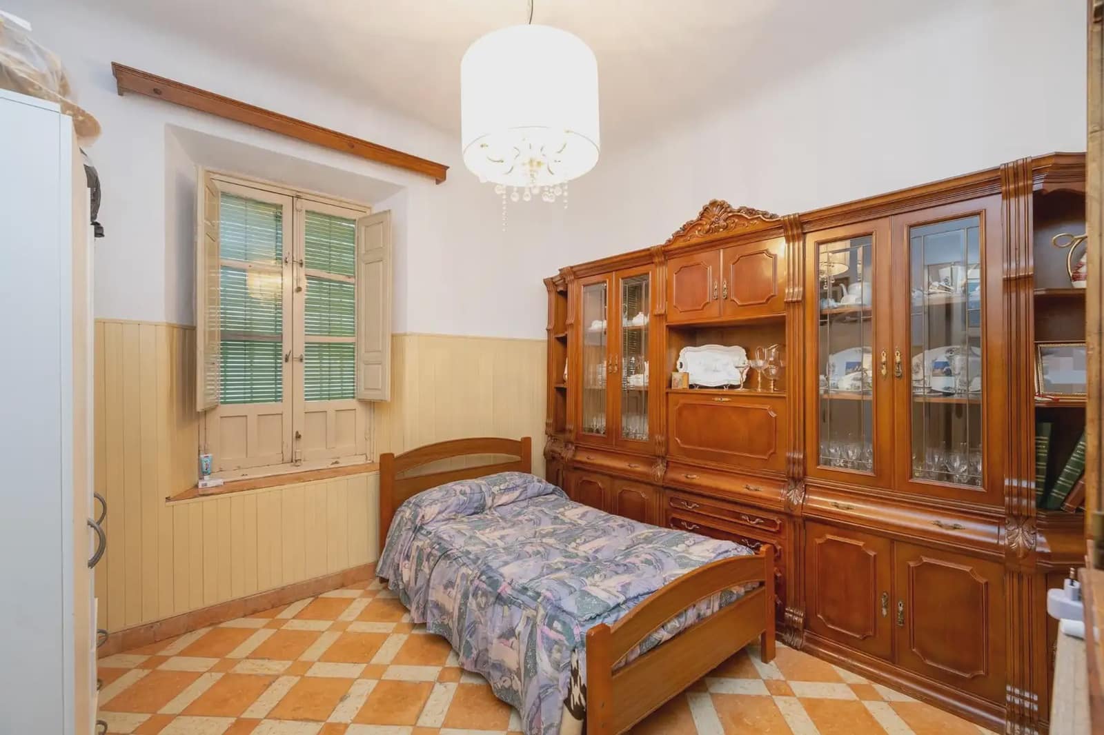 Omakotitalo myytävänä paikassa Valderrubio mukana 
autotalli - 180 000 € (Ref: 9837155)